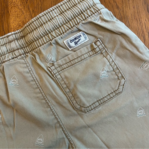 OshKosh B’gosh Khaki Shark Shorts | 4T - Picture 4 of 5